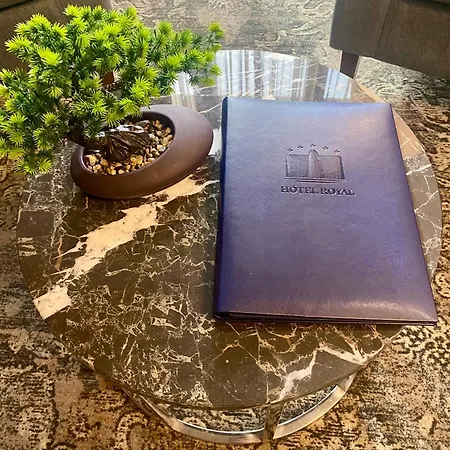 Royal فندق بلوفديف