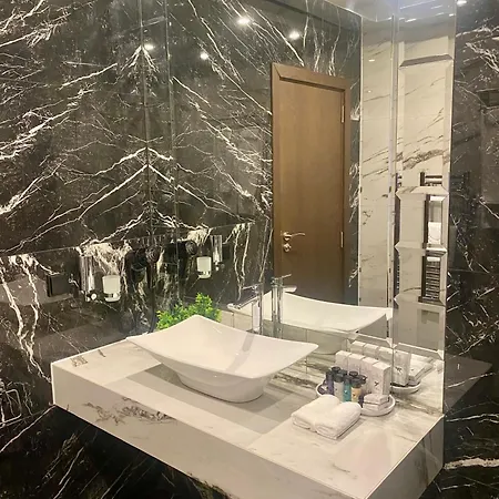 Royal Hotel 5*
