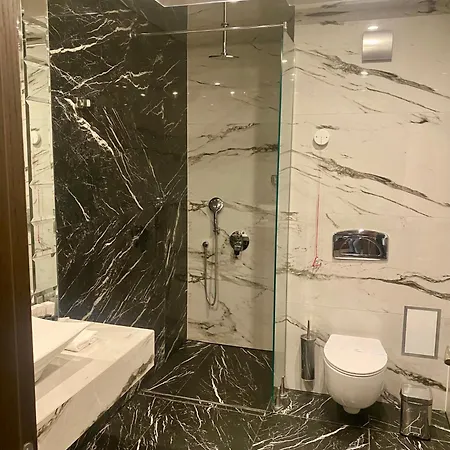Royal Hotel